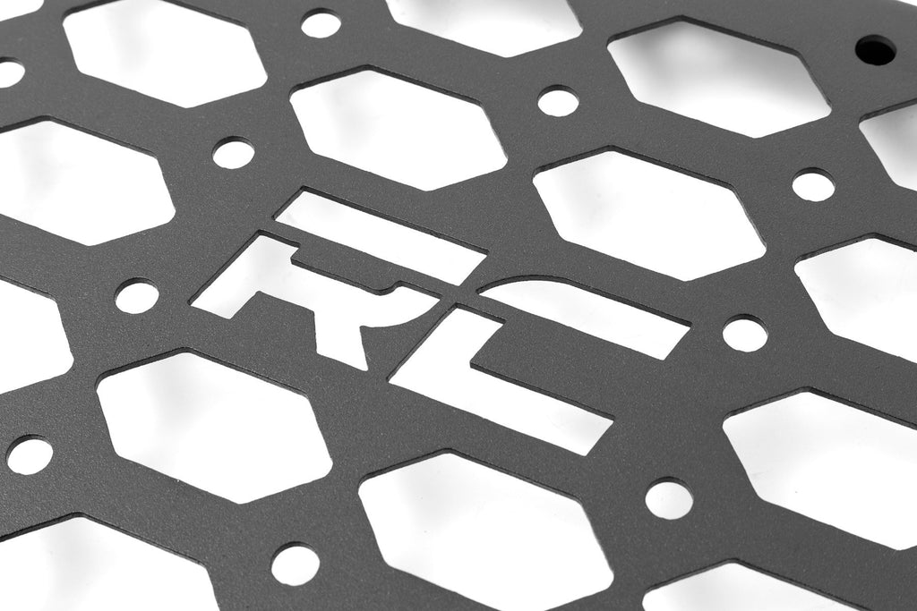 19-24_gm_1500_bed_rack_molle_panel_-10205.jpg