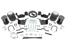 Load image into Gallery viewer, 20-23-chevy-2500-airsprings-100347.jpg