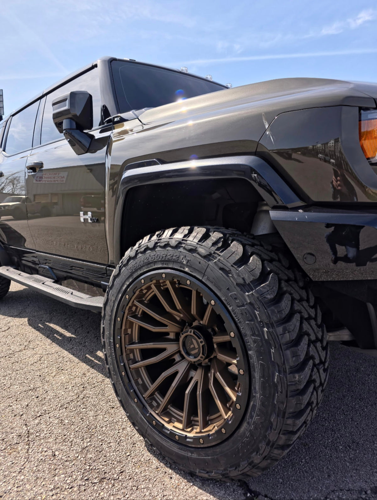 2025 HUMMER EV