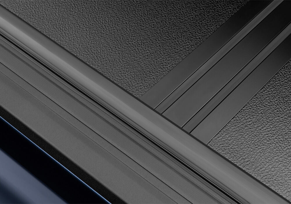 BAKBK_BAKFlipG2_20HDSilverado_FoldPanelTexture_Detail.jpg