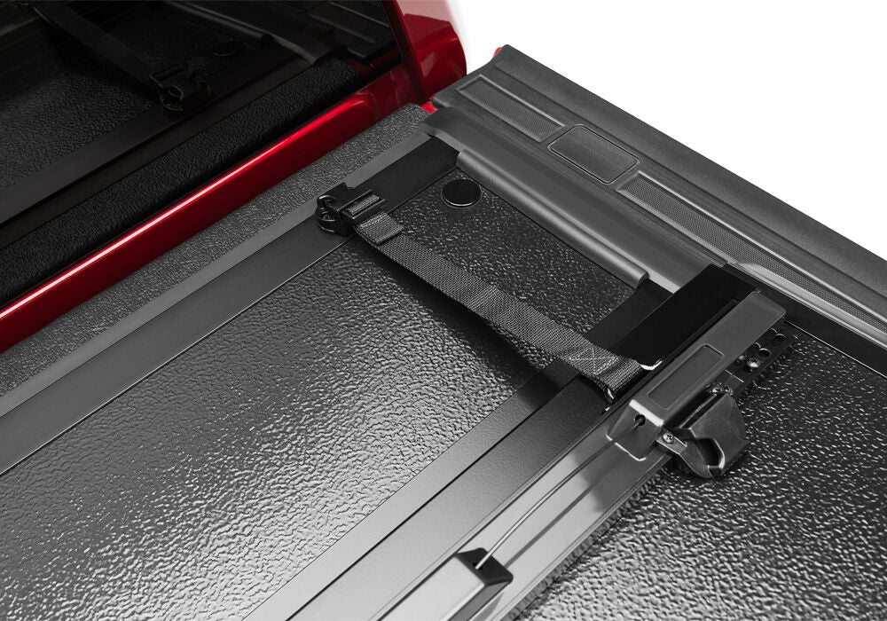 BAKBK_BAKFlipG2_20Red_SafetyTetherClip.jpg