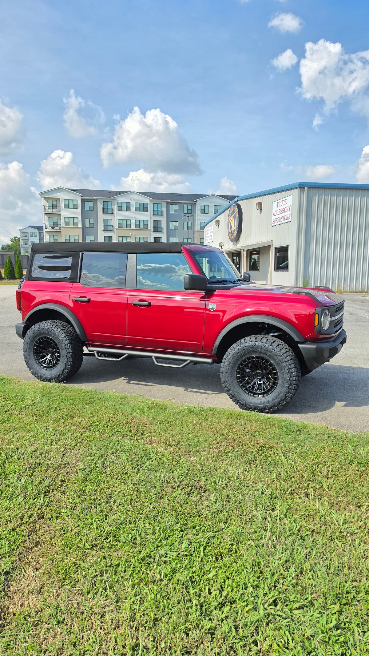 2026 FORD BRONCO BASE