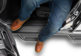 NFBNFB_NerfTextBlack_OverheadStepApp_194Runner.jpg
