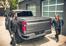Load image into Gallery viewer, RX-RetraxEQ-Chevy-Silverado-Lifestyle-05.jpg