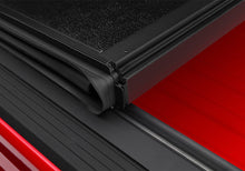 Load image into Gallery viewer, UC_Flex_20Jeep-Gladiator_Details_04-Hinge.jpg