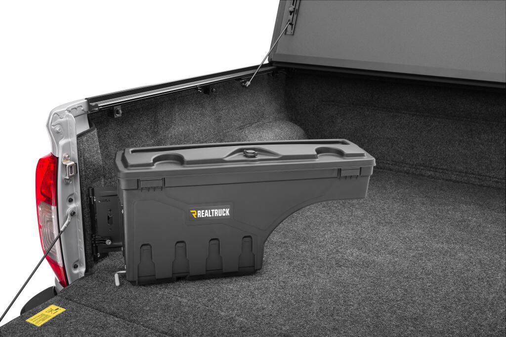 UC_SwingCase_22Frontier_05_RT.jpg