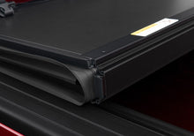 Load image into Gallery viewer, UNDUC_ArmorFlex_Dodge-Ram-2019_Details_02Hinge.jpg
