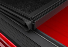 Load image into Gallery viewer, UNDUC_Flex_20Jeep-Gladiator_Details_04-Hinge.jpg