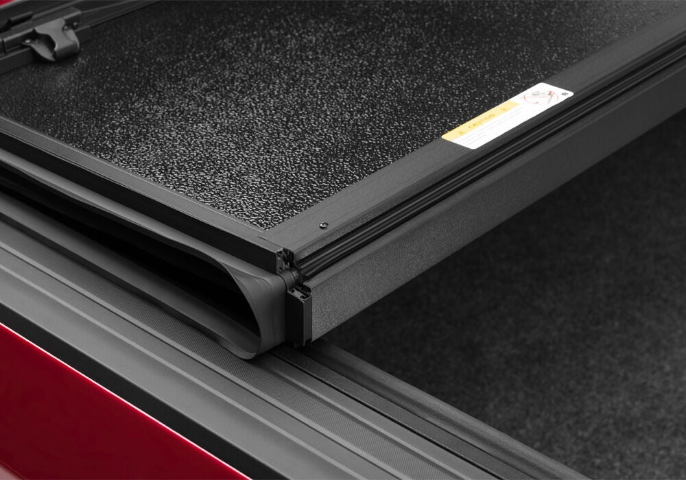 UNDUC_Flex_Chevy-2019_Red_Details_06Hinge.jpg