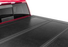 Load image into Gallery viewer, UNDUC_Flex_Chevy-2019_Red_Details_07Texture.jpg