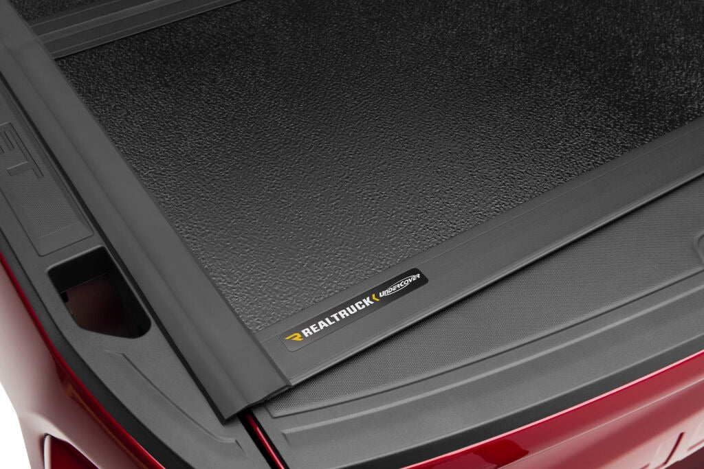 UNDUC_Flex_Chevy-2019_Red_Details_08Badge_RT.jpg
