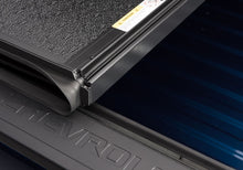 Load image into Gallery viewer, UNDUC_Flex_Chevy_2017_Blue_Details_06_Panel-Fold.jpg