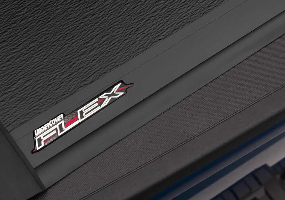 UNDUC_Flex_Chevy_2017_Blue_Details_07_Badge.jpg