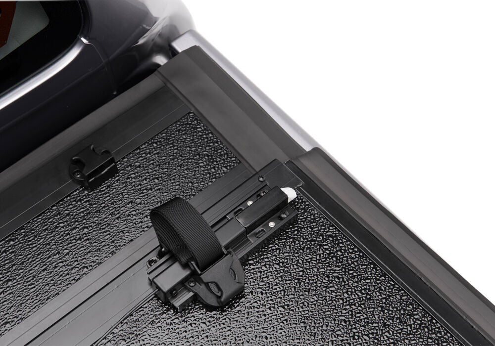 UNDUC_Flex_Hilux_BuckleDetail_H.jpg