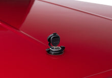 Load image into Gallery viewer, UNDUC_LUX_19Chevy-Silverado_Details_07Key-in-lock.jpg