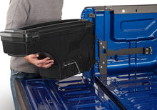 Load image into Gallery viewer, UNDUC_SwingCase_BlueTruck_Lifting-off-case.jpg