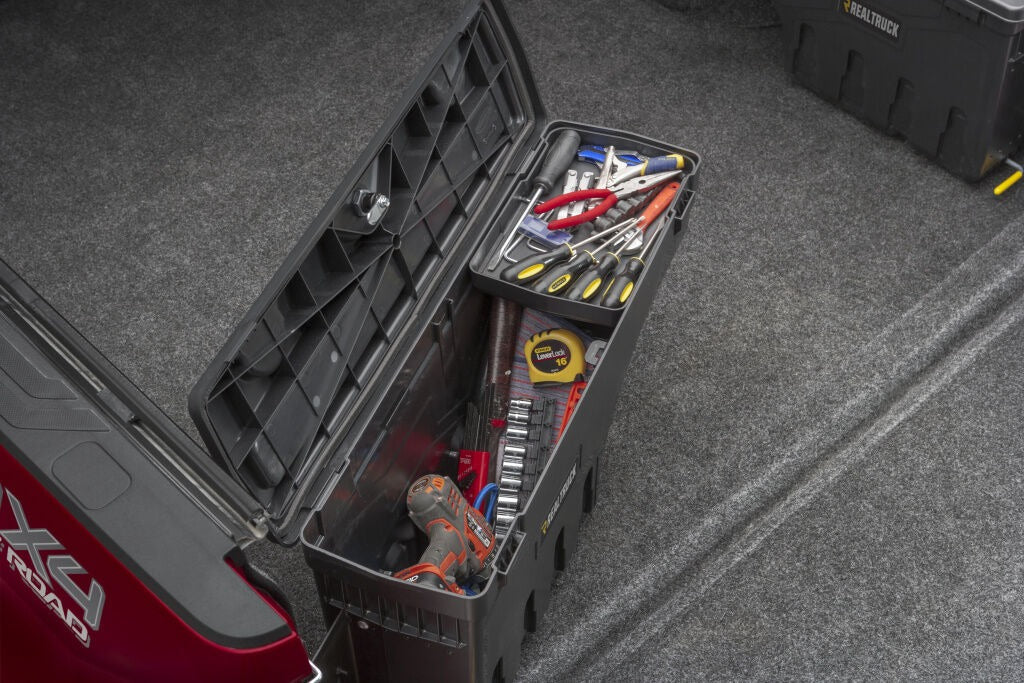 UNDUC_SwingCase_Details_Storage_RT.jpg