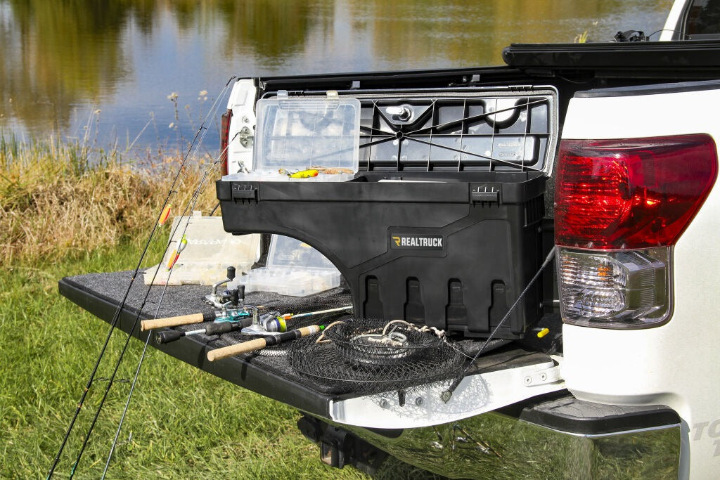 UNDUC_SwingCase_Fishing01_RT.jpg