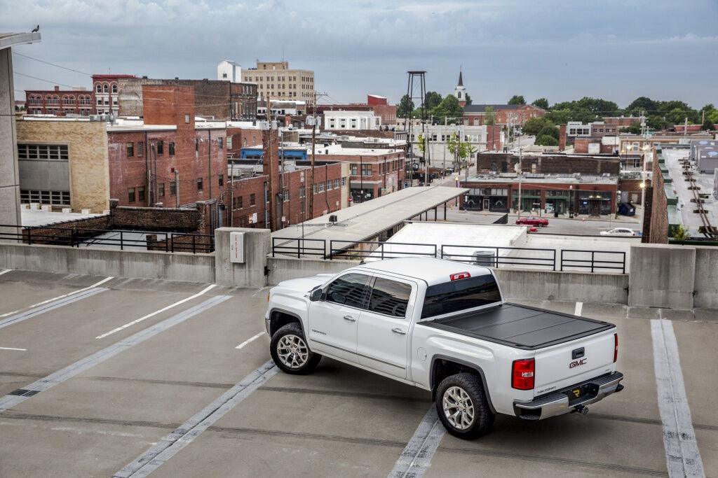UNDUC_UltraFlex_GMC_White_Urban02_RT.jpg