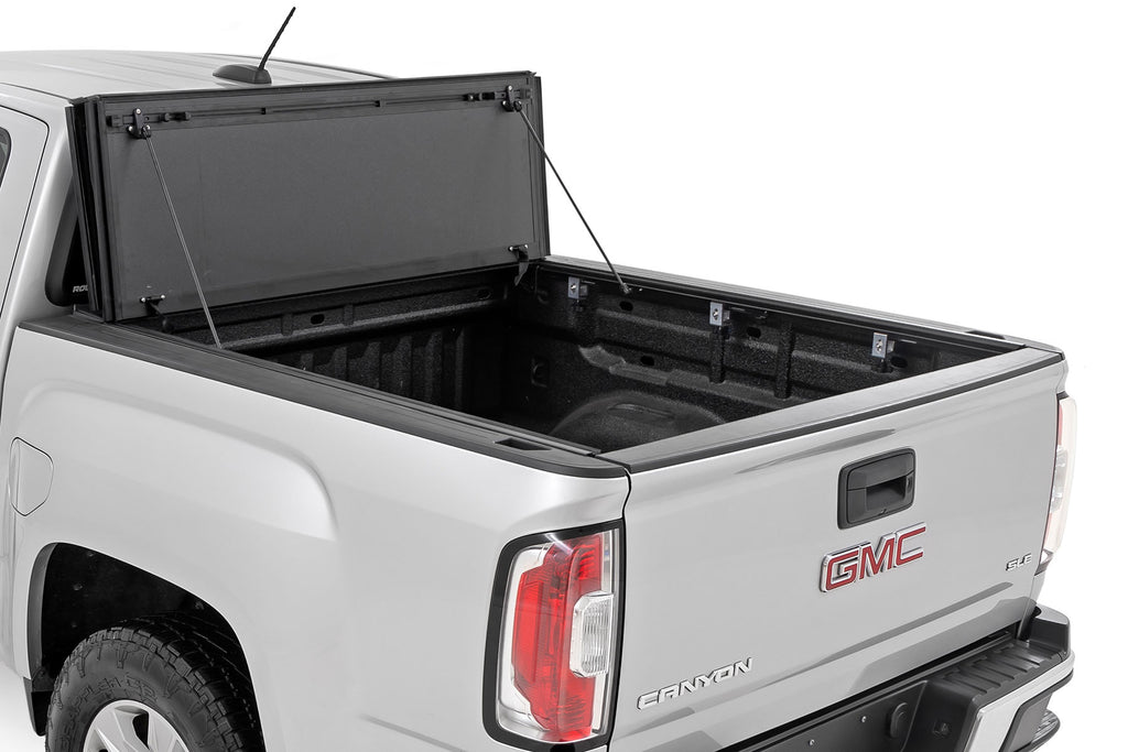 colorado-canyon-flip-up-bed-cover05_1_2.jpg
