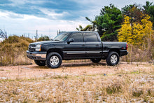 Load image into Gallery viewer, gm-lift-kit_283n2-2005-black-z71-fd.jpg