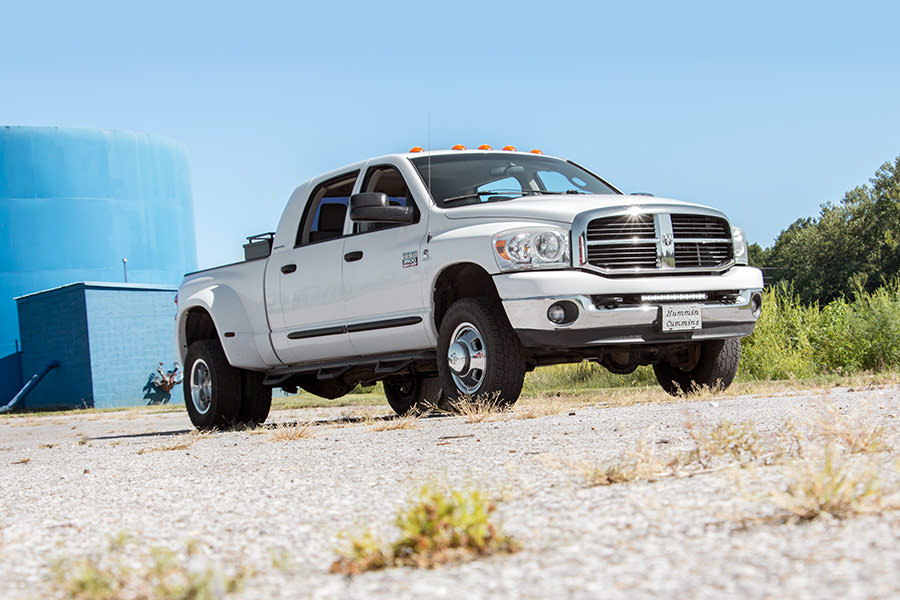 lights-20-inch-dodge-mounts_70568-white-ram-3500-fp_1_1_3.jpg