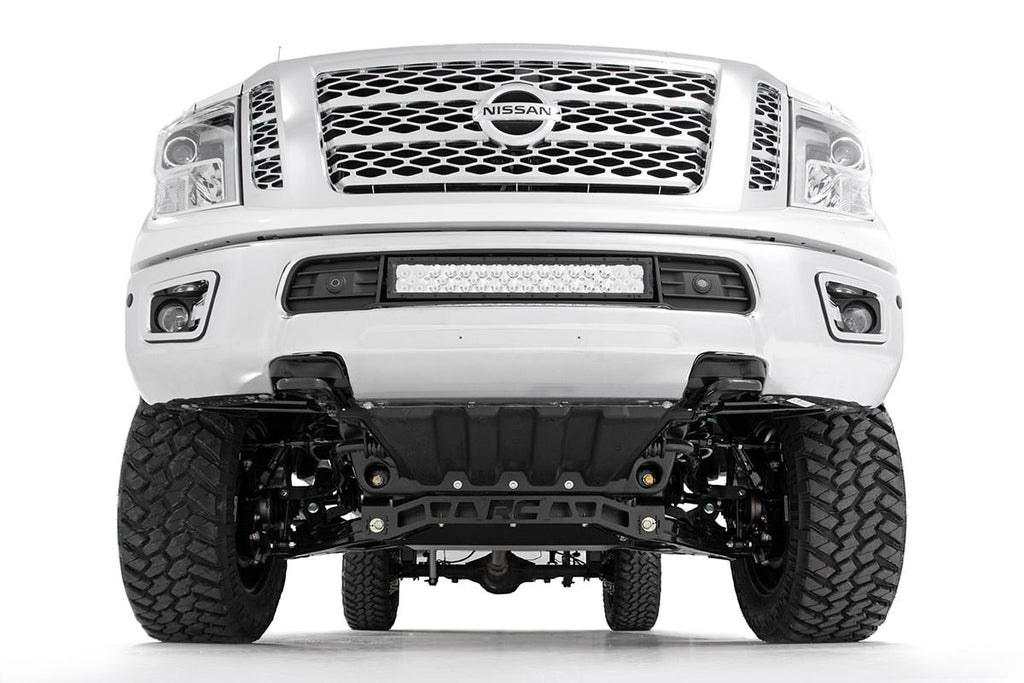 nissan-16-titanxd-white-studiolow-87720_1.jpg